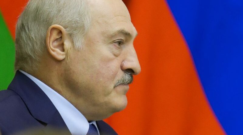 Un régimen en el laberinto: Lukashenko, ¿supervivencia política a la sombra del Kremlin?