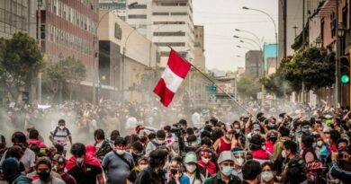 La democracia peruana afronta su mayor desafío desde la dictadura de Fujimori